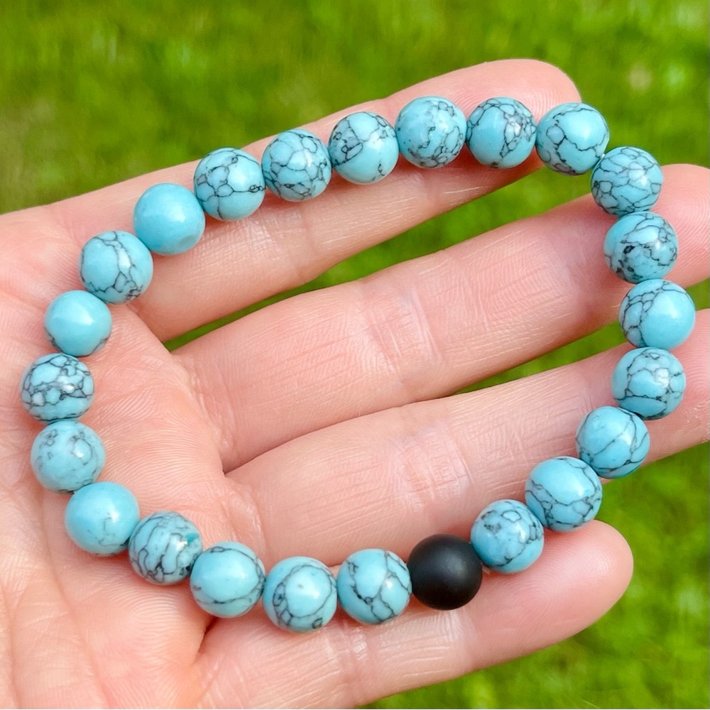 🔥2/$20 NWOT Natural Stone Beads Stretchy Bracelet Lava/Turquoise